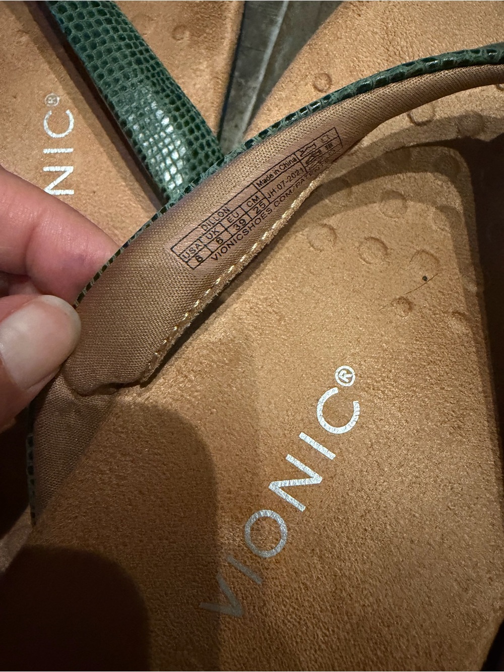Vionic Green Textured Strap Flip Flop Sandals with Tan Footbed - Picture 4 of 4